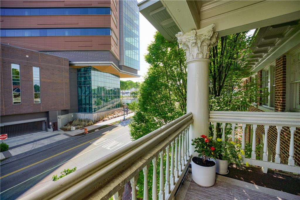 2 Collier Road NW Unit: 9
