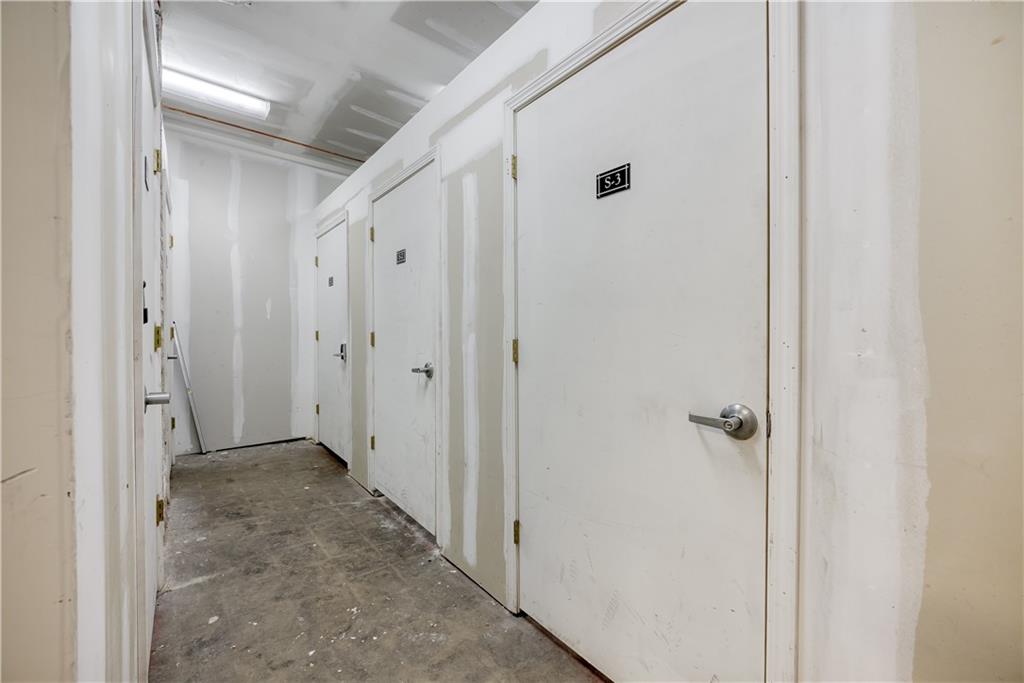 2 Collier Road NW Unit: 9
