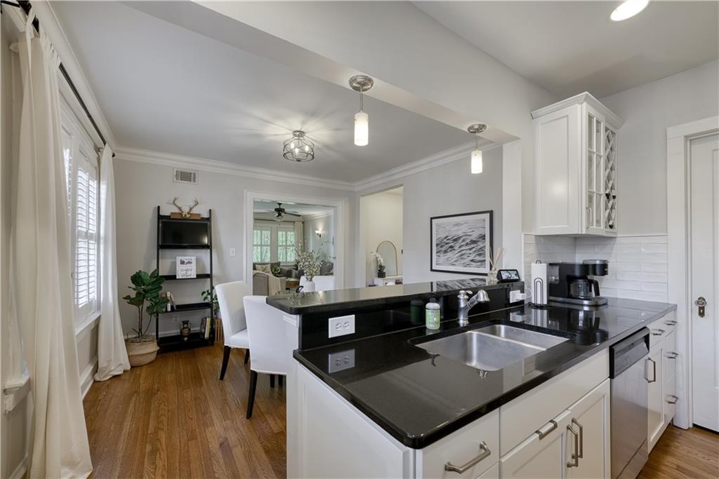 2 Collier Road NW Unit: 9