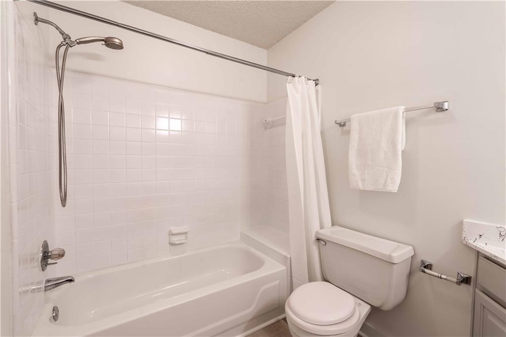 823 Mcgill Park Avenue NE Unit: 823