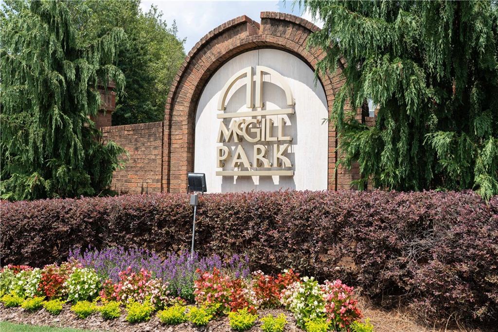 823 Mcgill Park Avenue NE Unit: 823