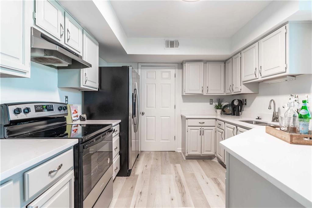 823 Mcgill Park Avenue NE Unit: 823