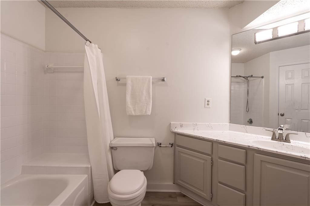 823 Mcgill Park Avenue NE Unit: 823