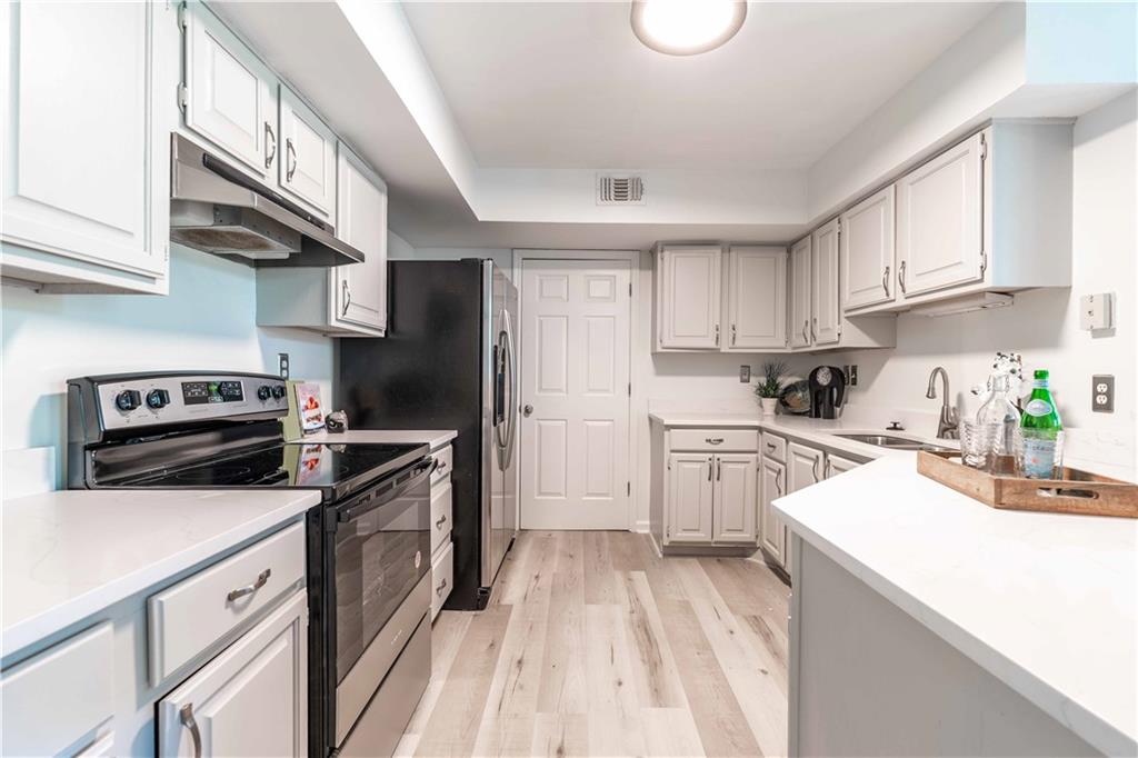 823 Mcgill Park Avenue NE Unit: 823