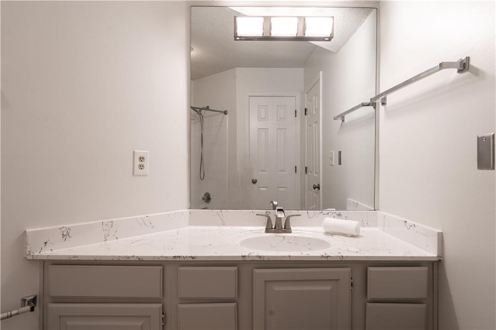 823 Mcgill Park Avenue NE Unit: 823