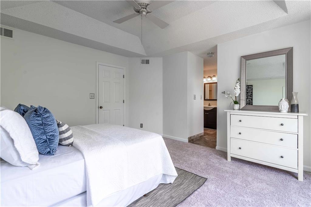 823 Mcgill Park Avenue NE Unit: 823