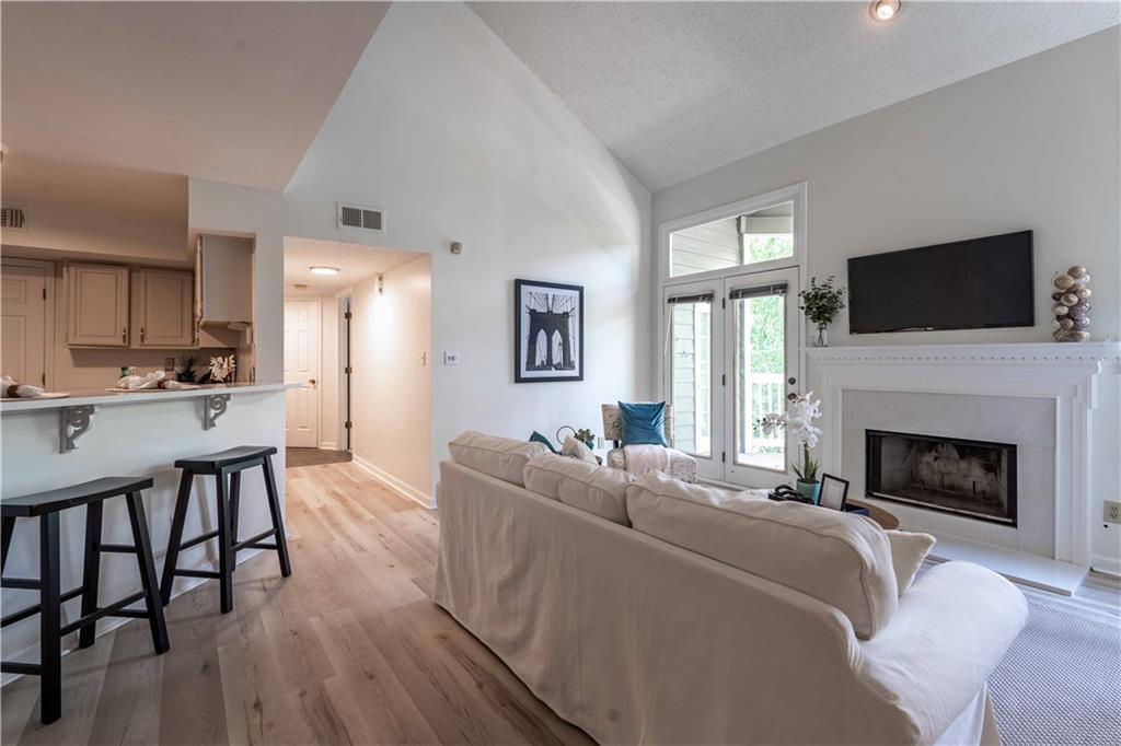 823 Mcgill Park Avenue NE Unit: 823