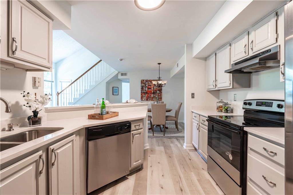 823 Mcgill Park Avenue NE Unit: 823