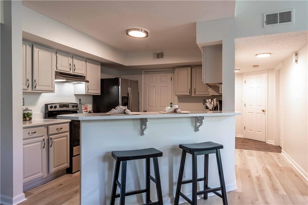 823 Mcgill Park Avenue NE Unit: 823