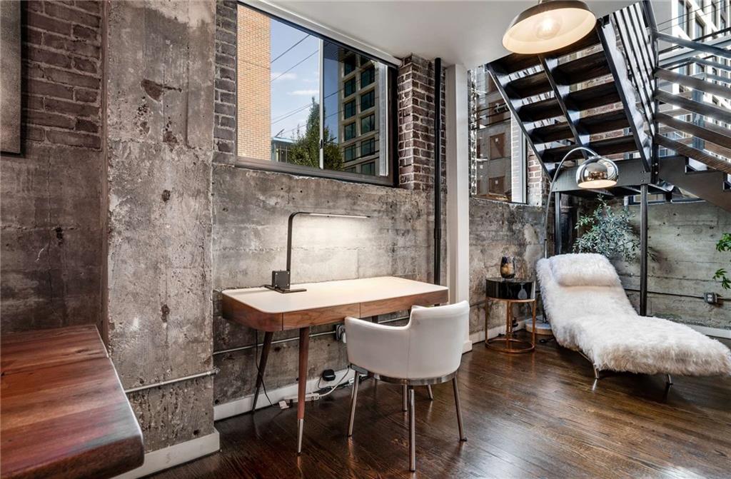 650 Glen Iris Drive NE Unit: 10