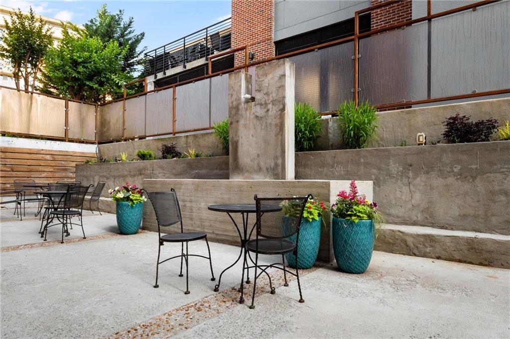 650 Glen Iris Drive NE Unit: 10