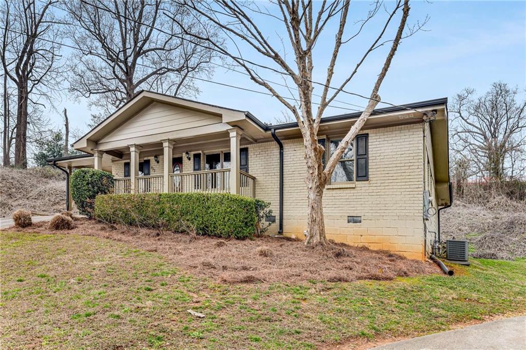 823 Delmar Court SE