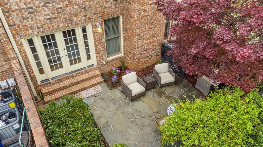 44 Lullwater Place NE