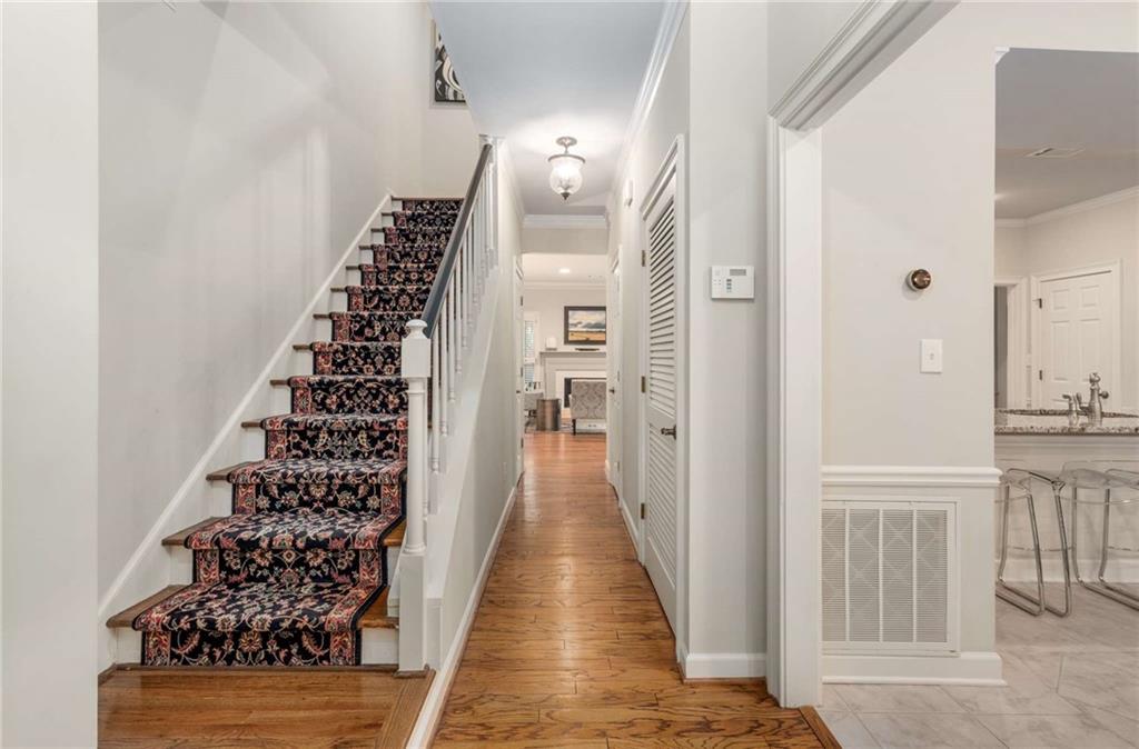 44 Lullwater Place NE