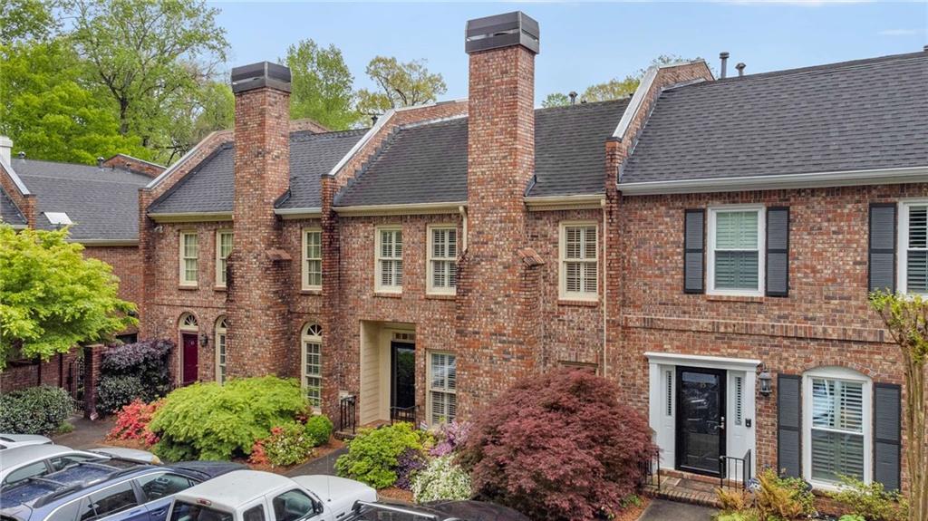 44 Lullwater Place NE