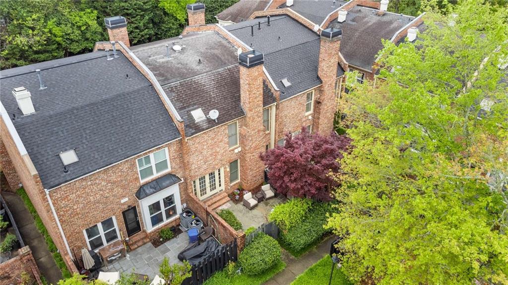 44 Lullwater Place NE