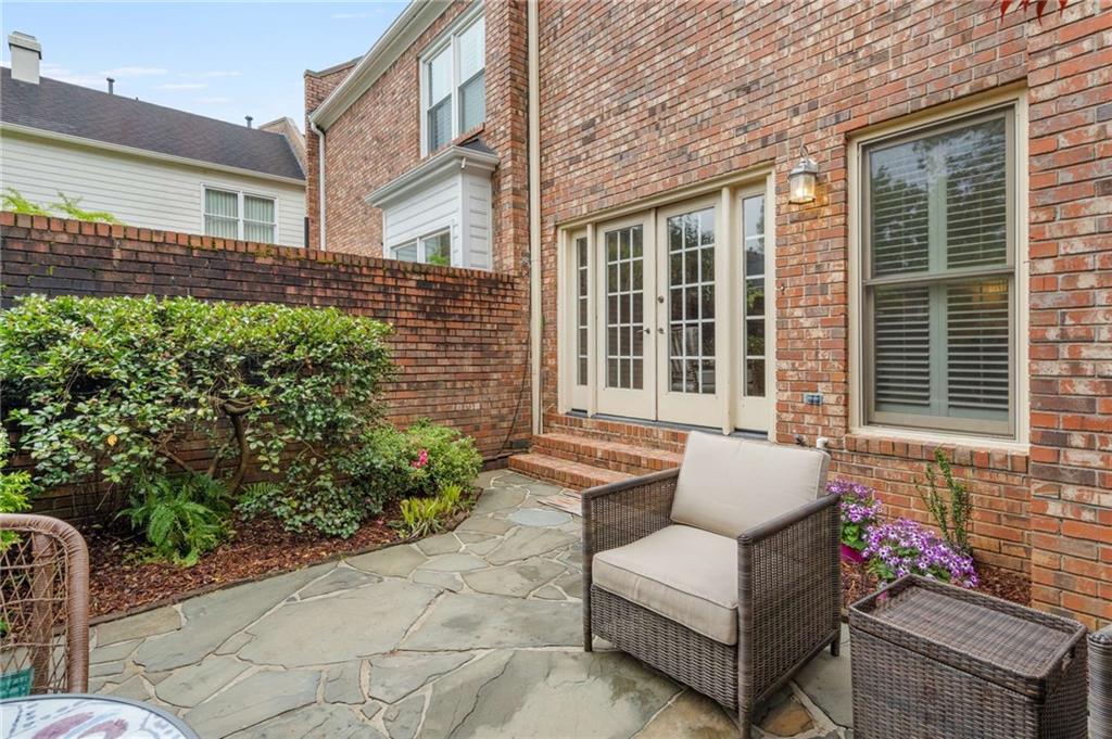 44 Lullwater Place NE