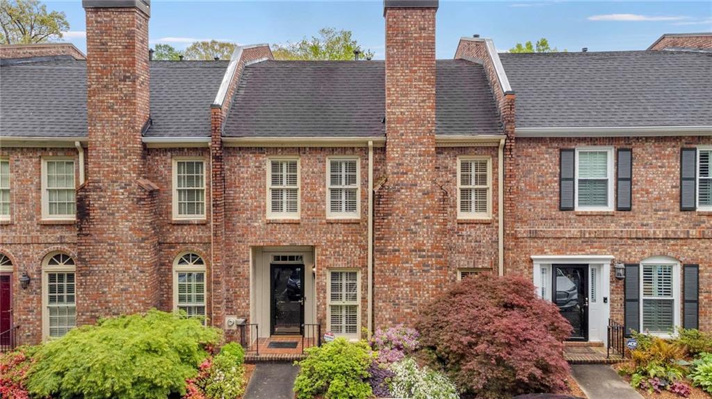 44 Lullwater Place NE