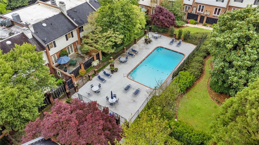 44 Lullwater Place NE