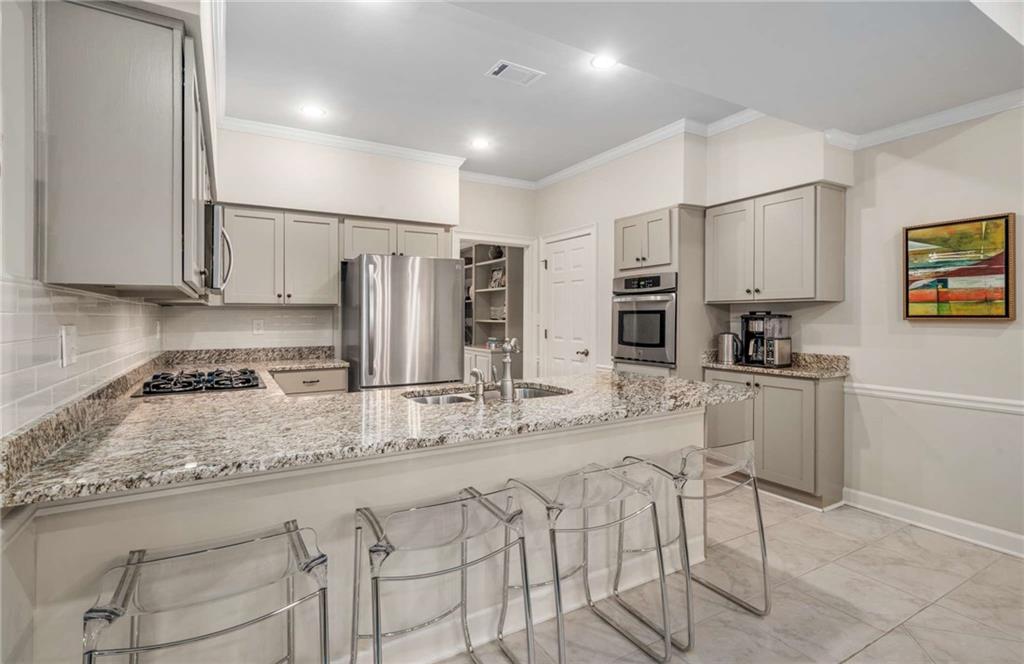 44 Lullwater Place NE