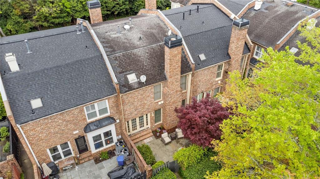 44 Lullwater Place NE