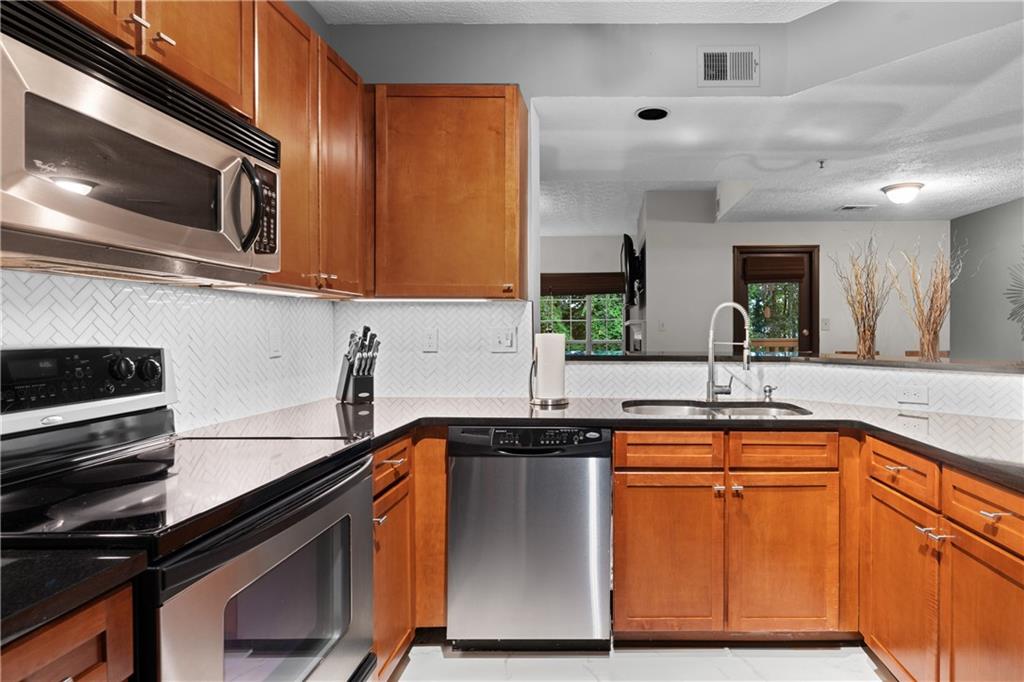 1250 Parkwood Circle SE Unit 400