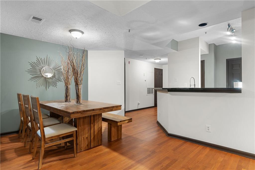 1250 Parkwood Circle SE Unit 400