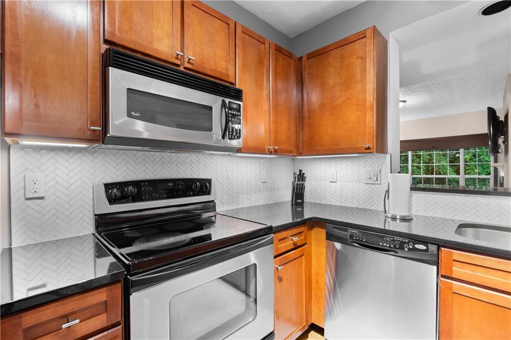 1250 Parkwood Circle SE Unit 400