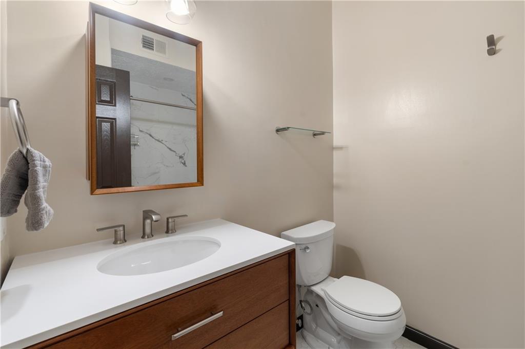 1250 Parkwood Circle SE Unit 400