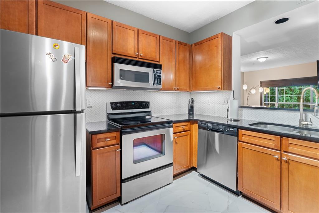 1250 Parkwood Circle SE Unit 400