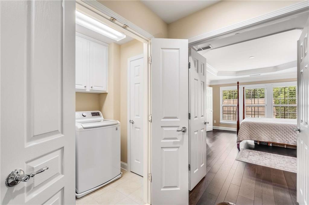 1006 Montview Walk