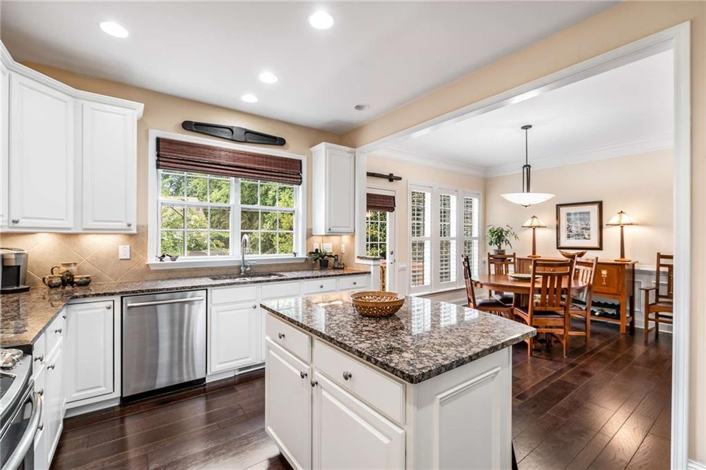 1006 Montview Walk