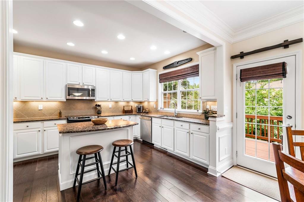 1006 Montview Walk
