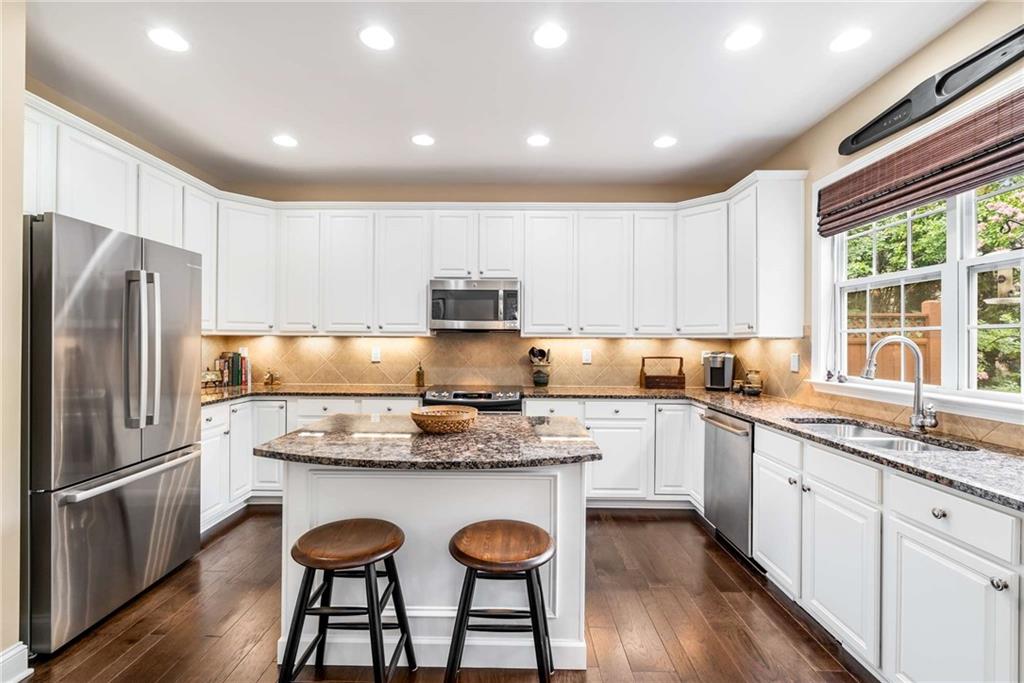 1006 Montview Walk