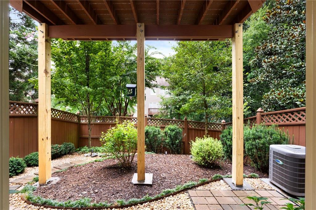 1006 Montview Walk