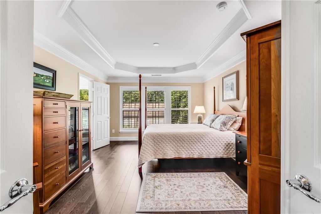 1006 Montview Walk