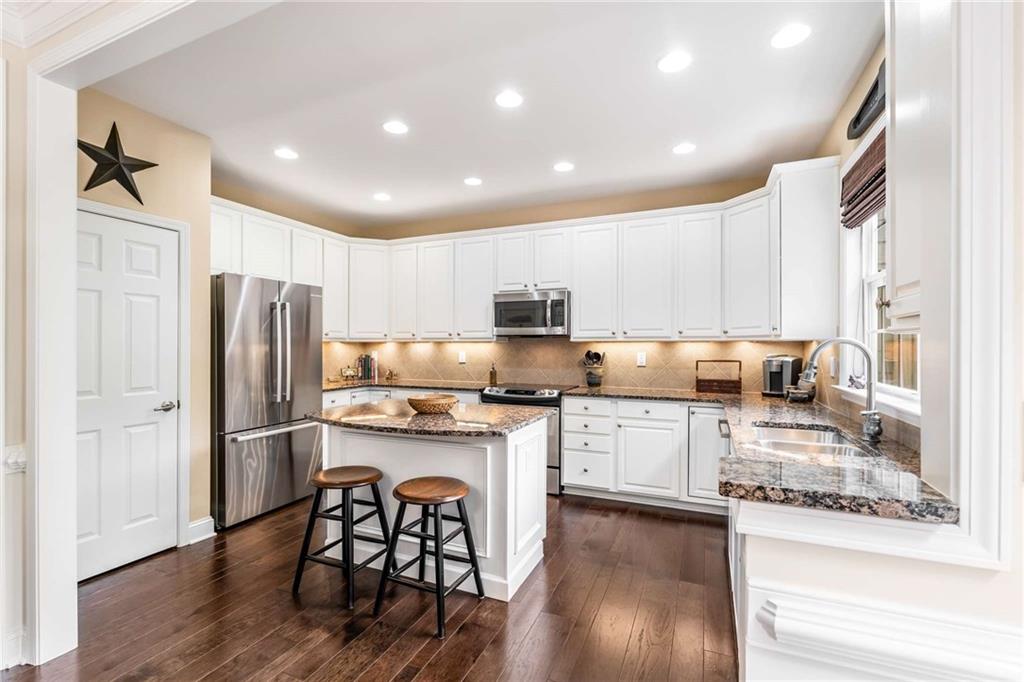 1006 Montview Walk