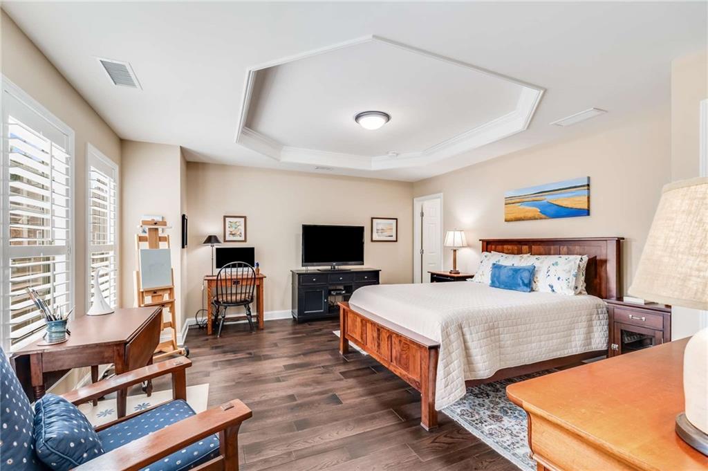 1006 Montview Walk
