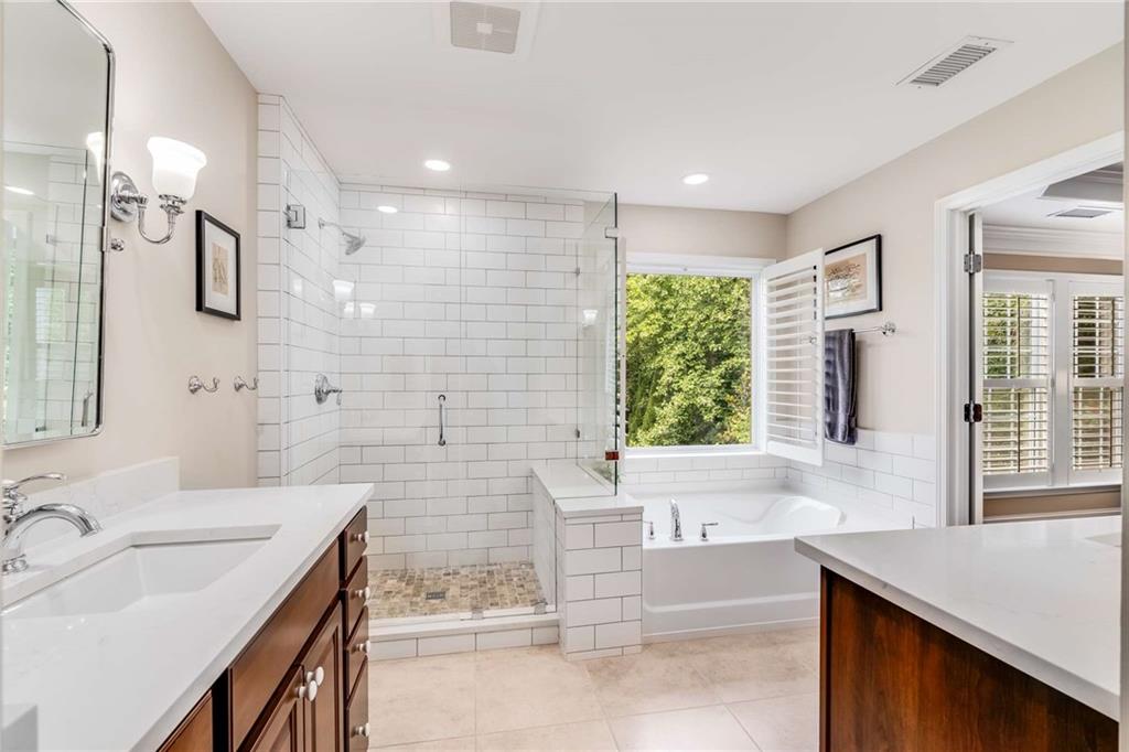 1006 Montview Walk
