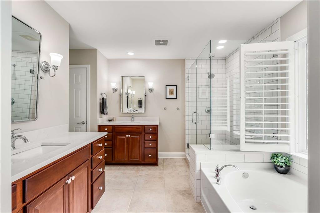 1006 Montview Walk