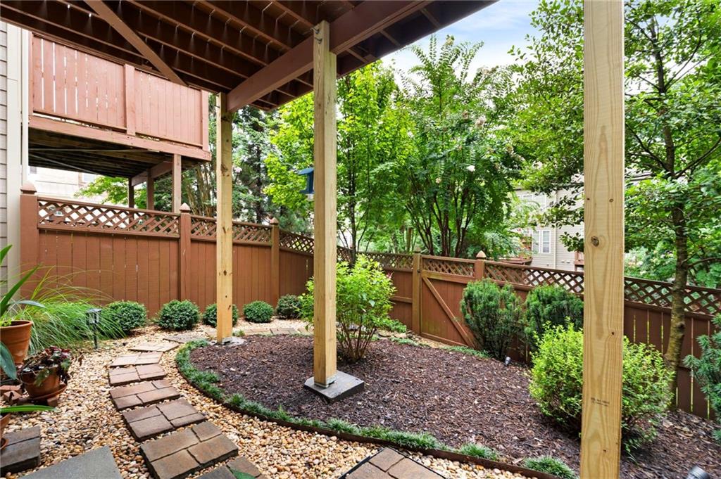 1006 Montview Walk