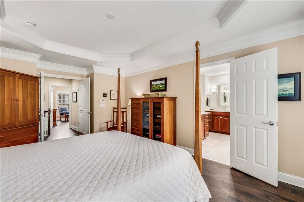 1006 Montview Walk
