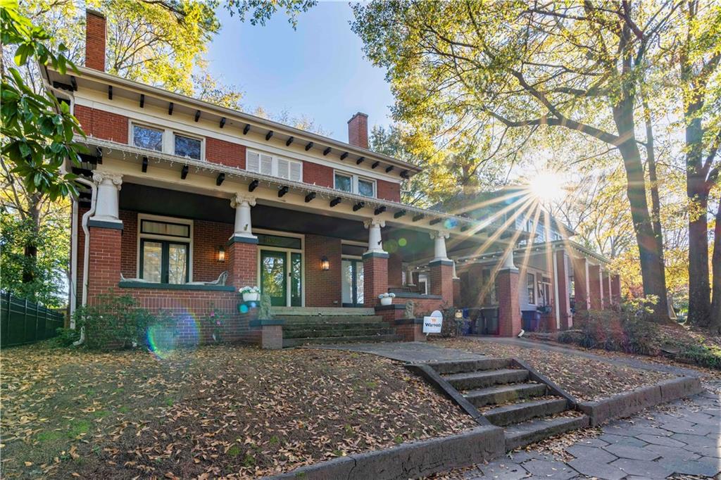 877 Edgewood Avenue
