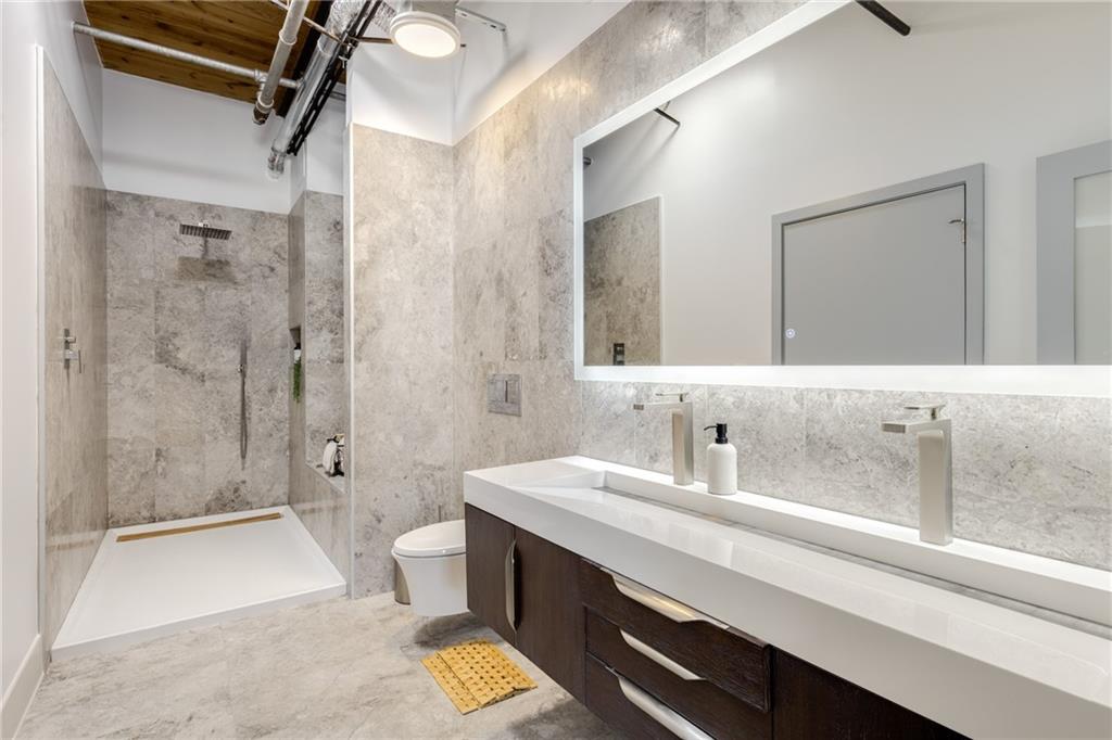 834 Dekalb Avenue Unit D
