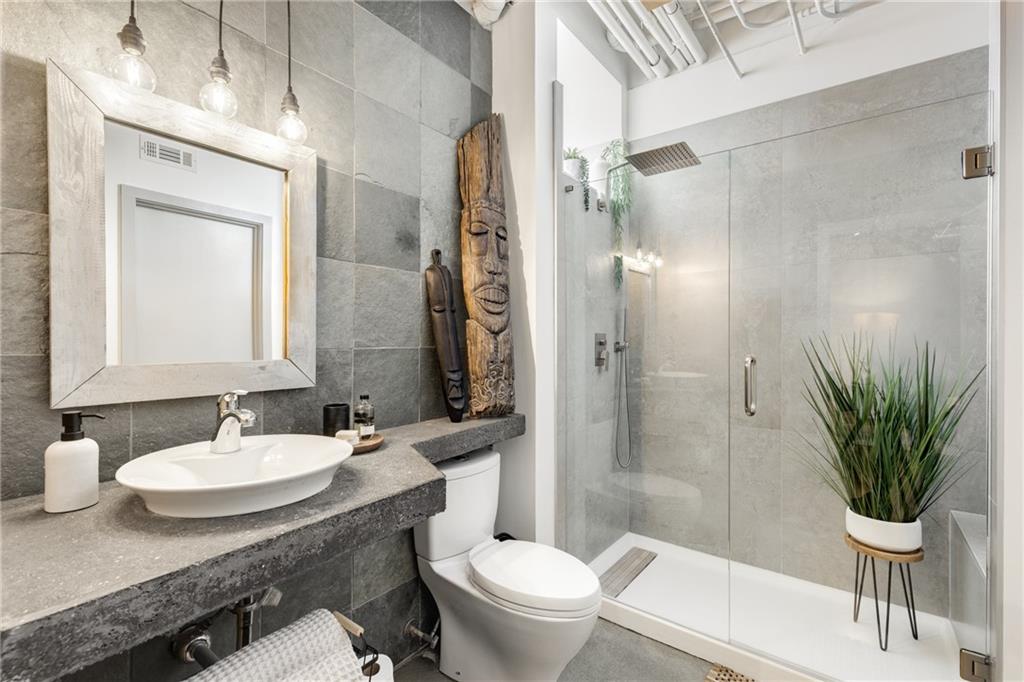 834 Dekalb Avenue Unit D