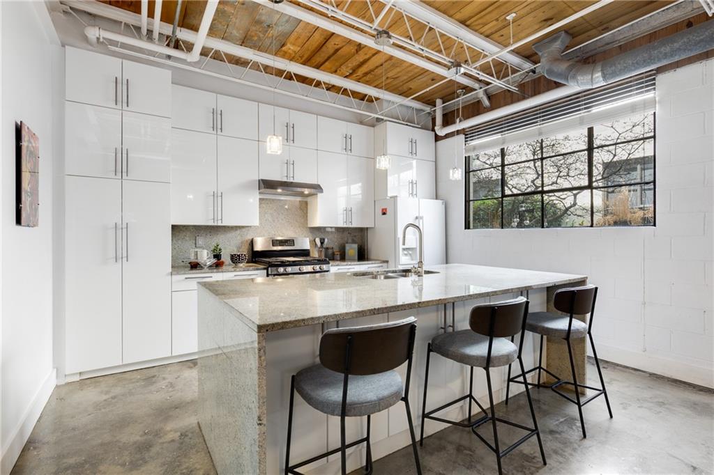 834 Dekalb Avenue Unit D
