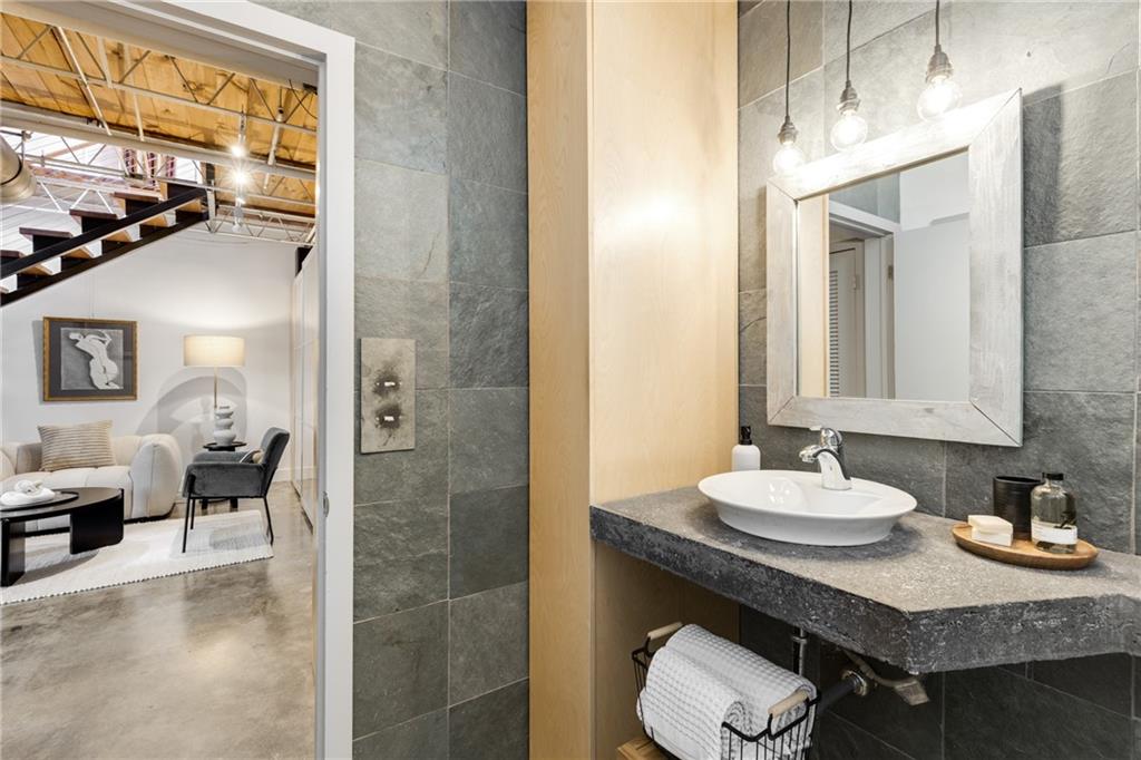 834 Dekalb Avenue Unit D