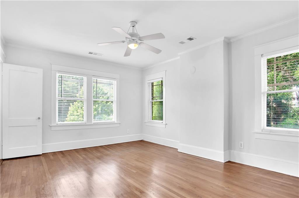 1305 N Morningside Dr NE