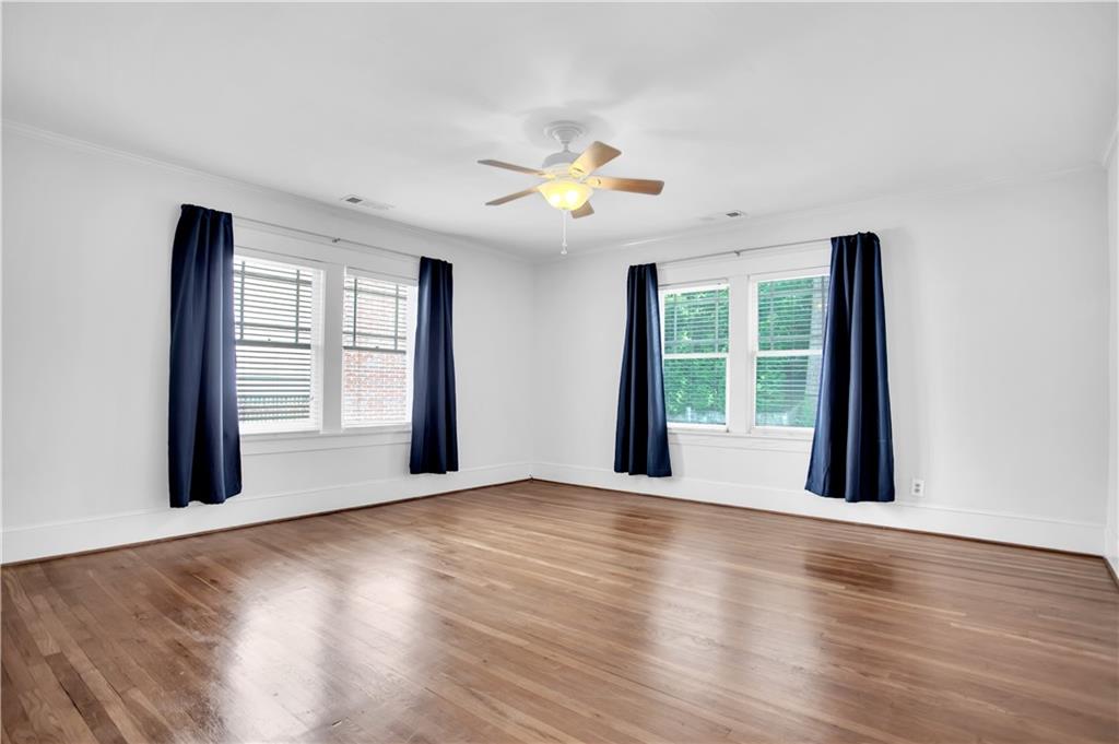 1305 N Morningside Dr NE
