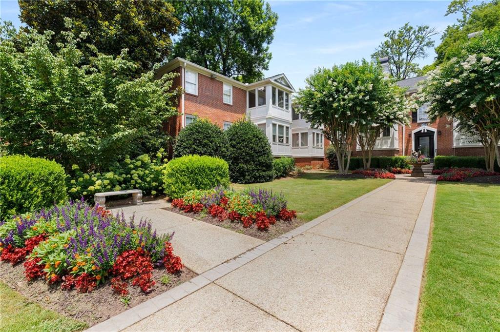 115 Peachtree Memorial Drive NW Unit D4